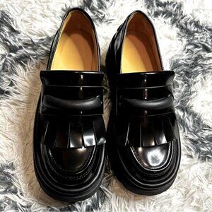 NWOT 4CCCCEES Crunch Fringe Platformed Tassel Loafers.